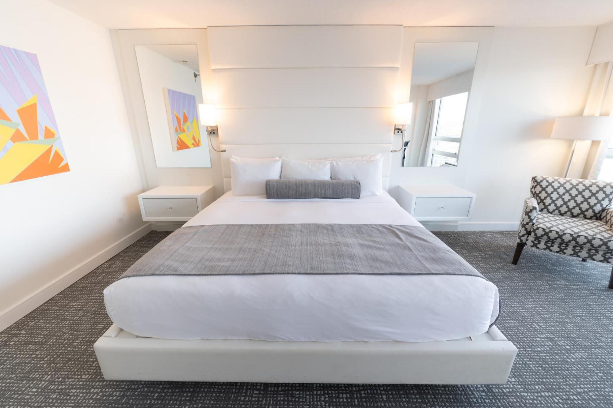 Oyster Point 3*