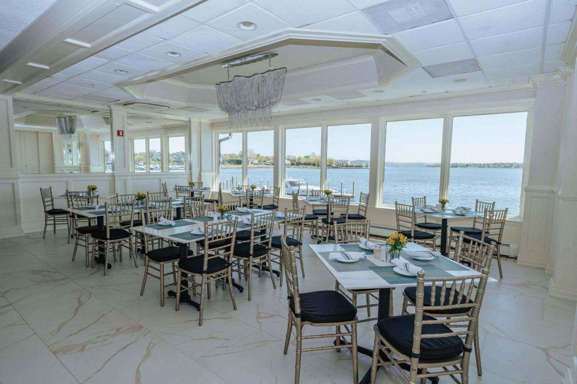 Oyster Point 3*