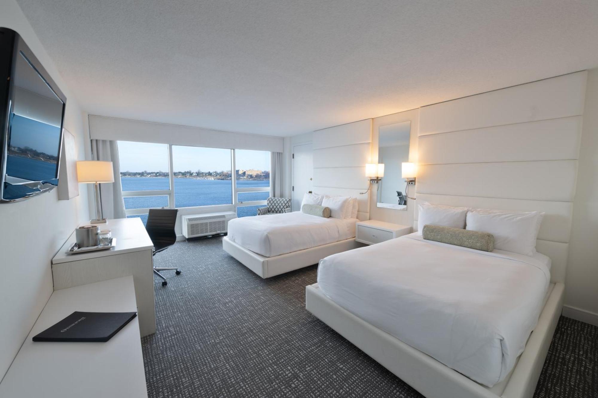 Oyster Point 3*