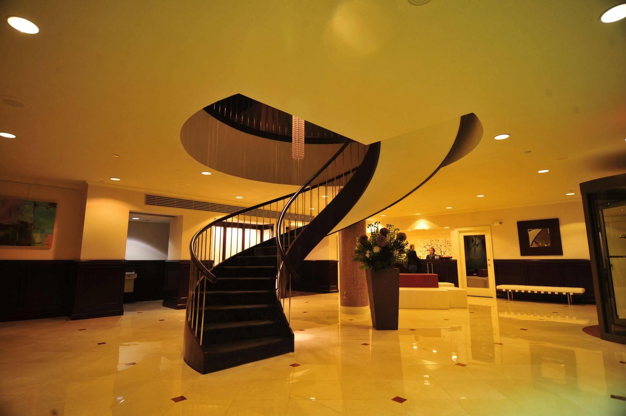 Oyster Point Hotel 3*