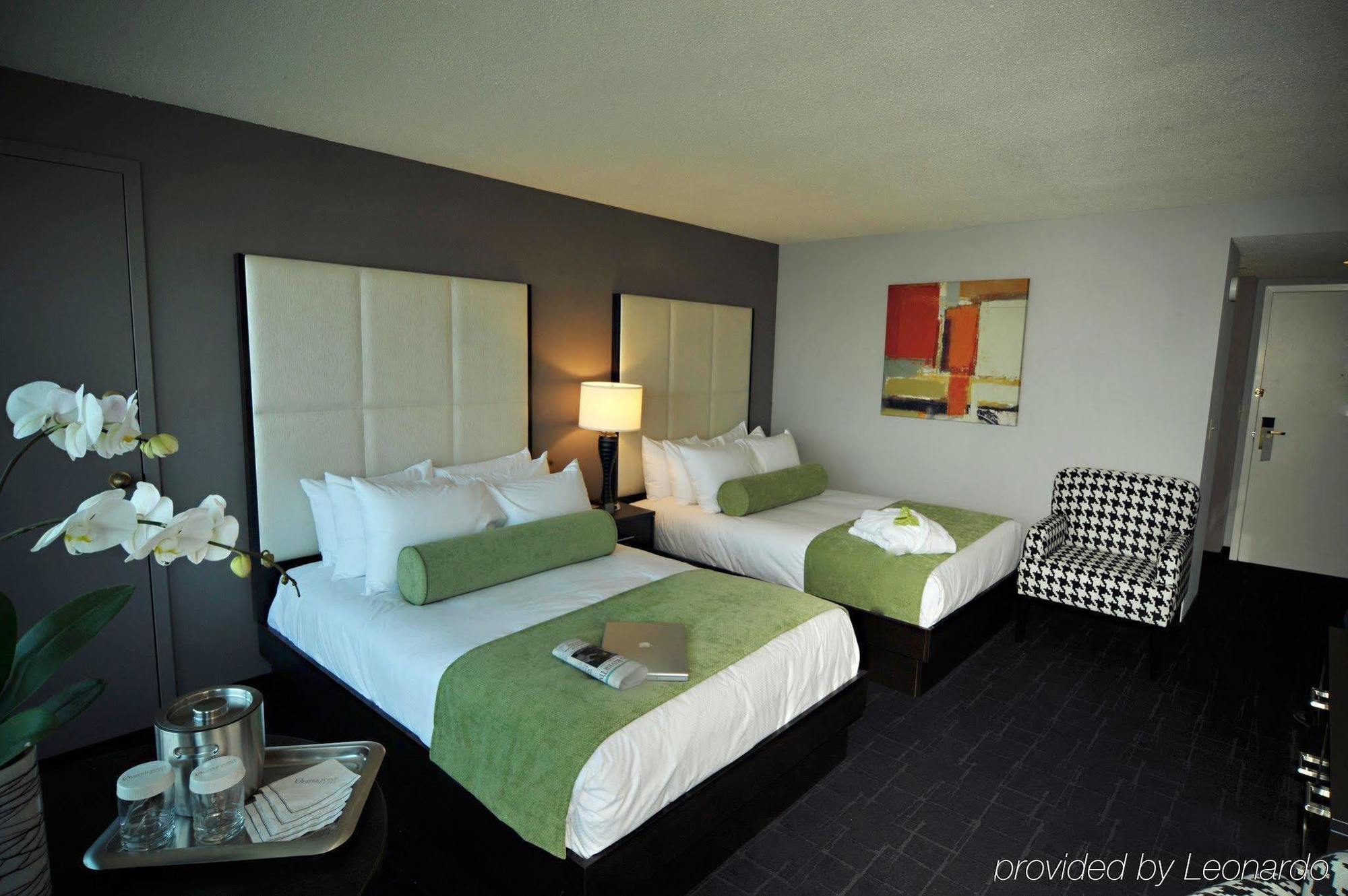 Oyster Point 3*